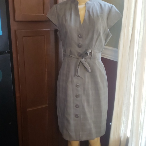 Studio I Dresses & Skirts - Professional yet flirty studio 1